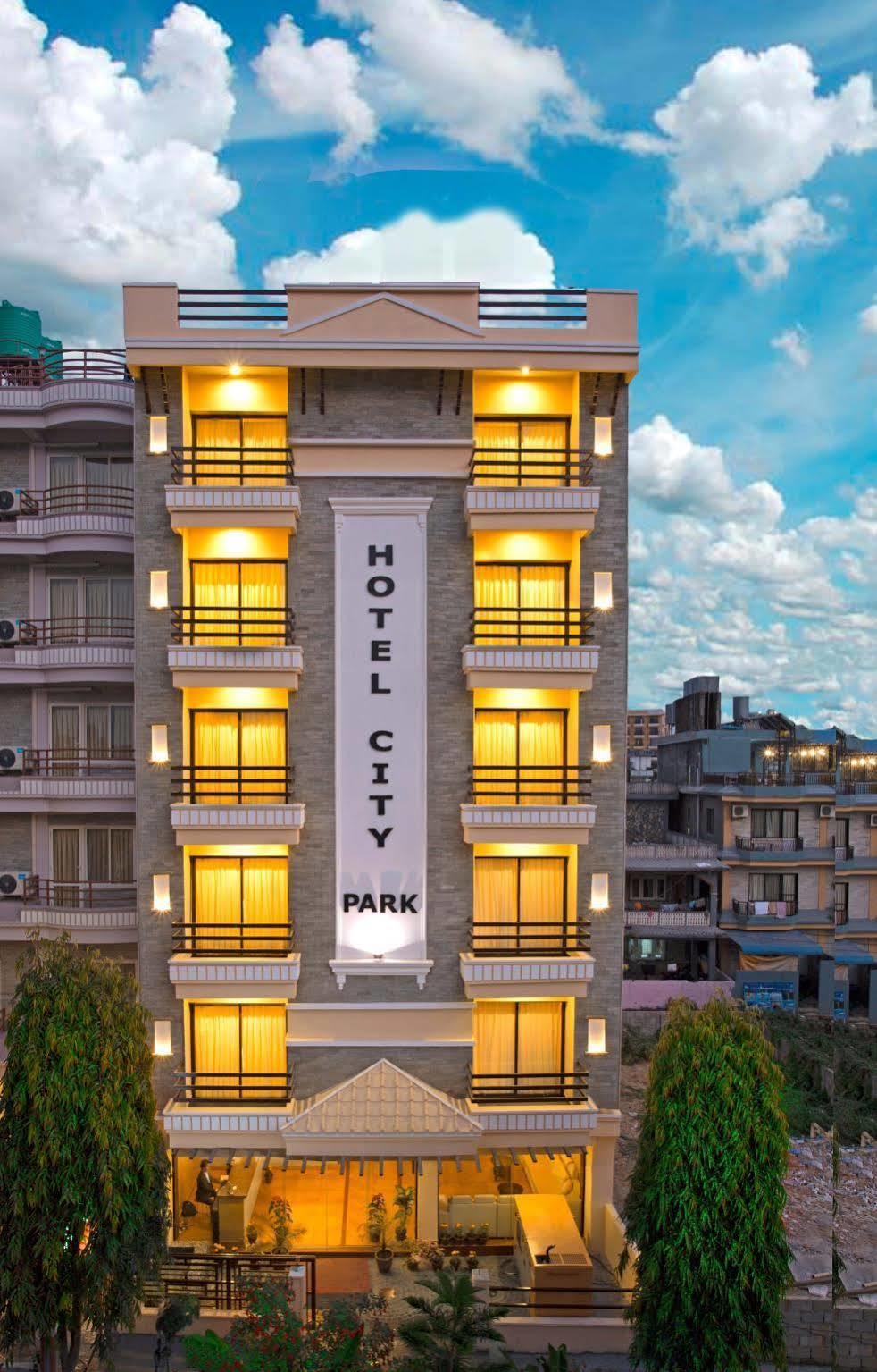 Hotel City Park Pokhara Buitenkant foto